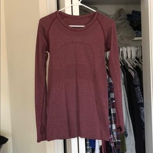 Lululemon swiftly crew in maroon Sz 8